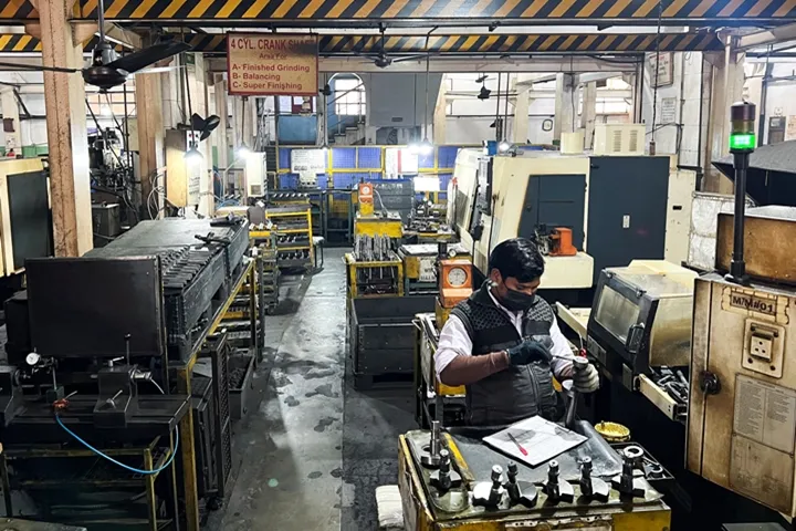 An employee works inside an engineering goods export unit in the manufacturing hub of Faridabad on the outskirts of New Delhi, India, January 13, 2023. REUTERS/Manoj Kumar