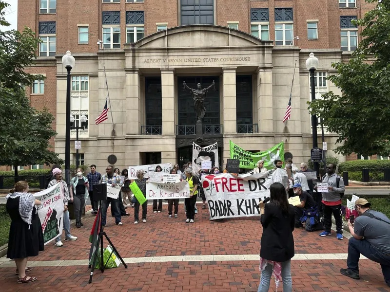 Pro Palestinian protestors call