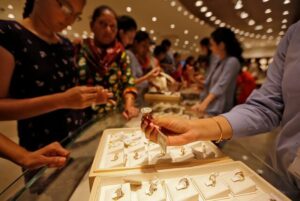 Gold, silver prices remain flat in Delhi amid subdued demand