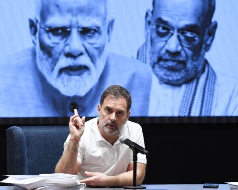 ‘Vote chori, govt chori, now party chori’: Rahul slams EC order on TMC