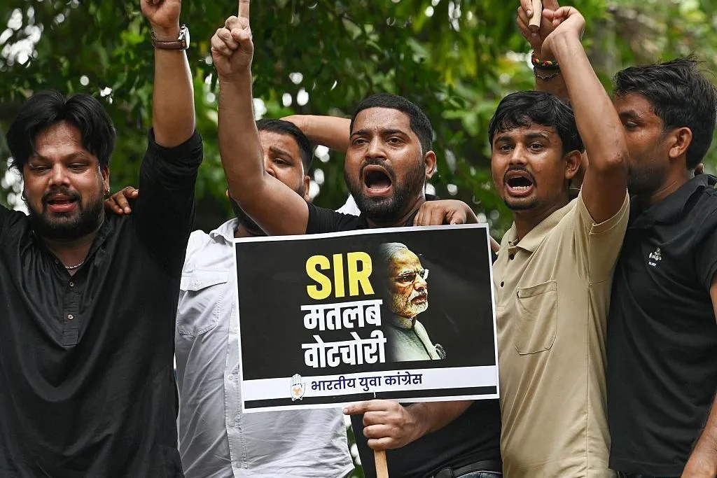 New voters list in Bihar includes wrong photos and dead people 1 New voters list in Bihar 01