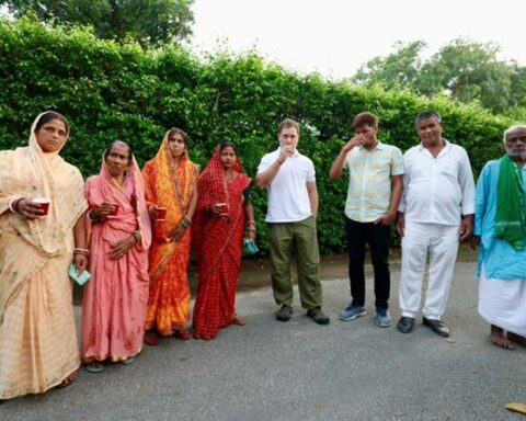 Rahul has tea with ‘dead’ voters from Bihar, thanks Election Commission for experience