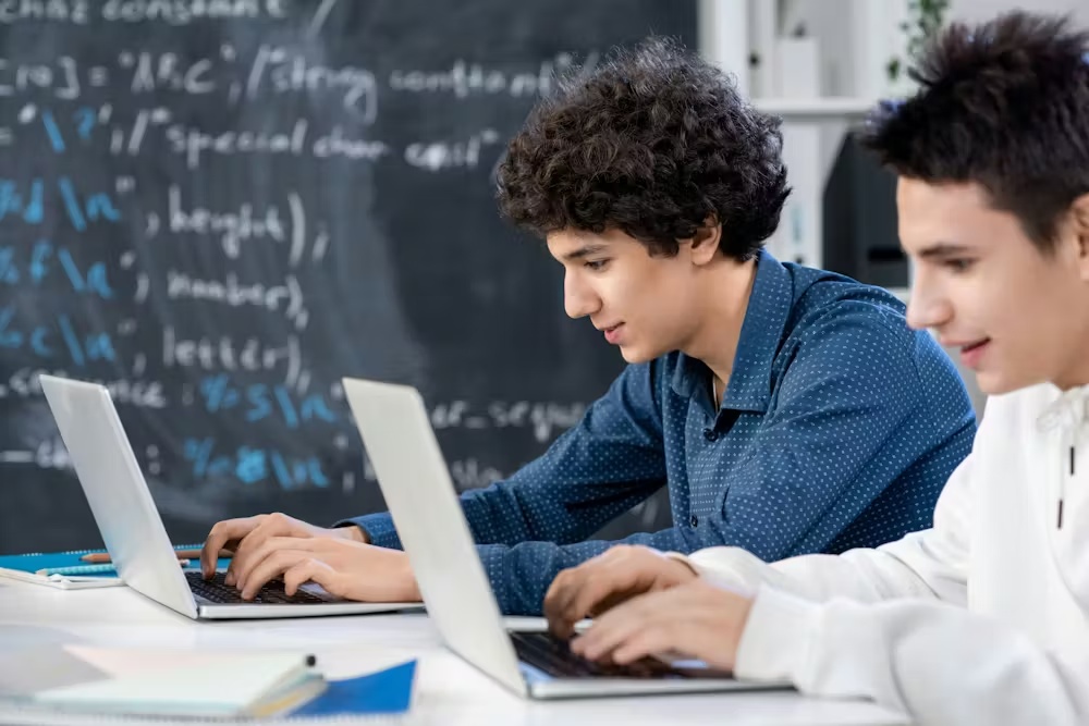 Social media is teaching children how to use AI. How can teachers keep up? 1 students learn how to use AI