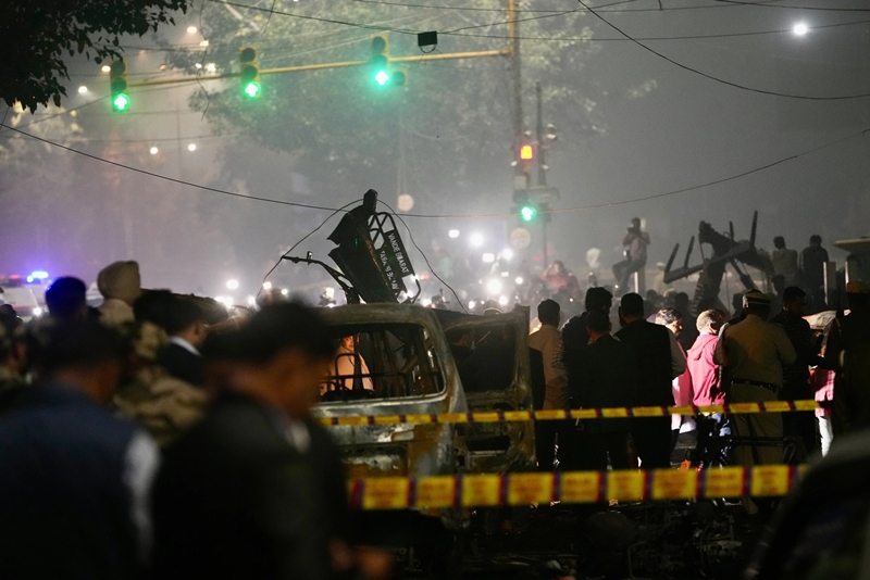 Car blast near New Delhi’s historic Red Fort kills at least 8 people, police say 1 Red Fort kills 06