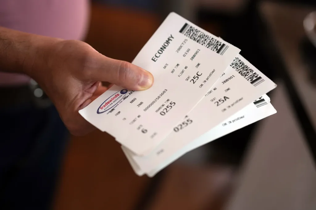 AP finds an Israeli group discreetly organized the mystery flights evacuating Palestinians from Gaza 7 yrtyrtyryg4