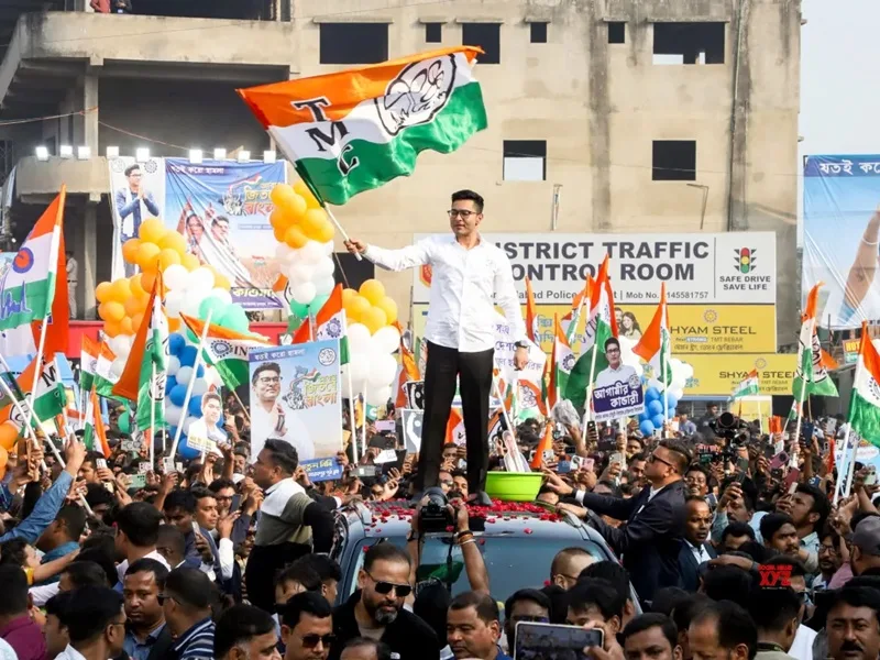 Abhishek Banerjee on 6 April questioned Prime Minister Narendra Modi over his alleged silence on remarks by Pakistan’s defence minister threatening a strike on Kolkata, accusing the Centre of failing to respond to the statement.