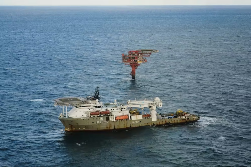When oil prices spike, where does the money go? 3 shipping oil