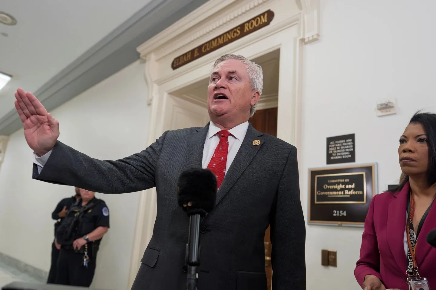 Pam Bondi faces a closed-door questioning from House lawmakers over the Epstein files 3 Pam Bondi faces Epstein Files 05