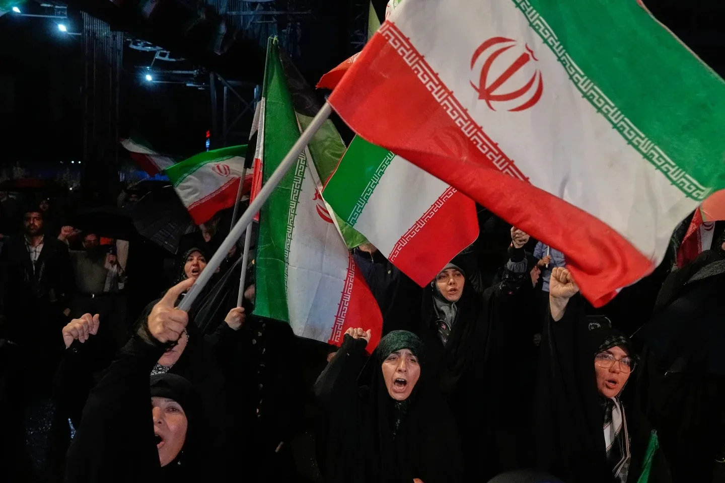 Rubio will testify before Congress for the first time since the start of the Iran war 2 Gathering at square in downtown Tehran