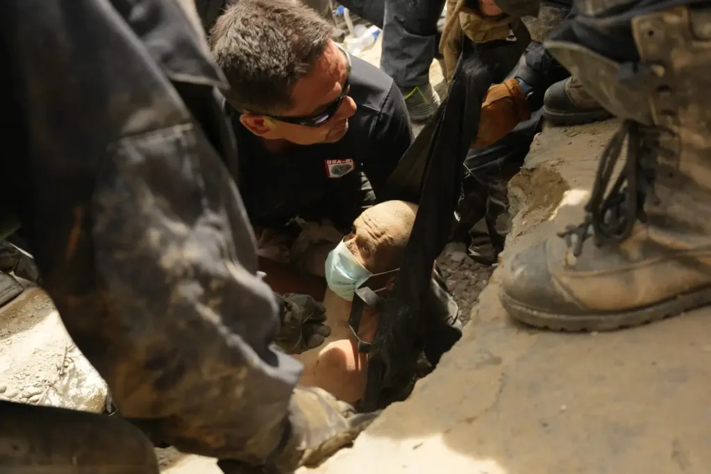 After an earthquake, how long can trapped victims survive? 1 victims survive after an earthquake 02