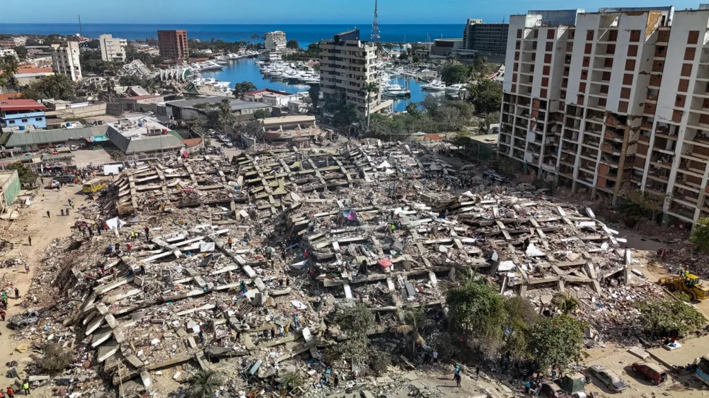 After an earthquake, how long can trapped victims survive? 2 victims survive after an earthquake 03