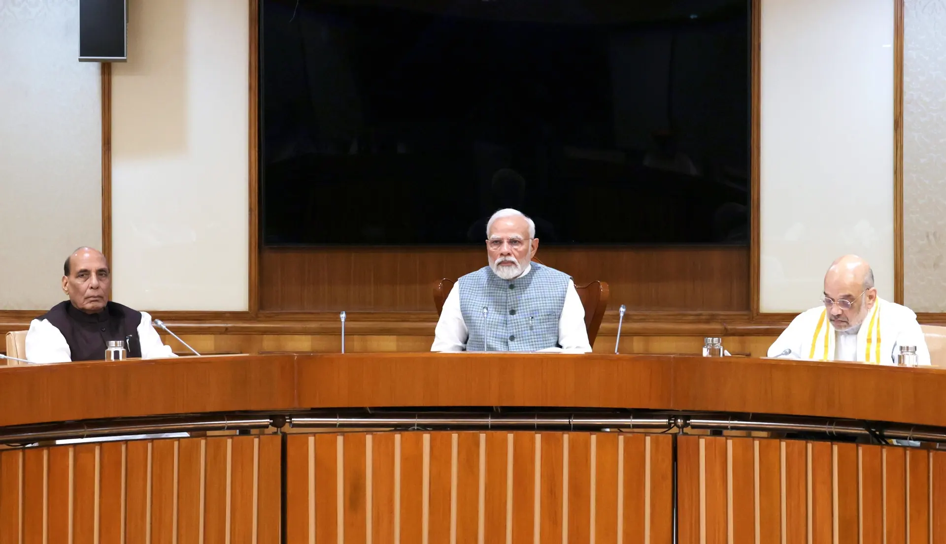 Union Cabinet meets amid buzz over important legislative proposals