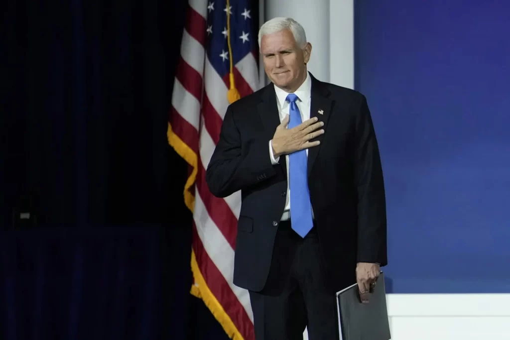 Mike Pence ends White House campaign after struggling to gain traction. ‘This is not my time,’ he says 1 Mike Pencee