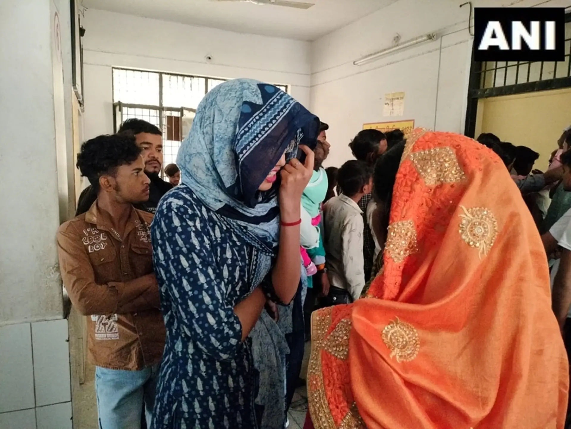 IAS officer poses as patient, inspects health centre in UP's Firozabad 1 IAS officer poses as patient 1