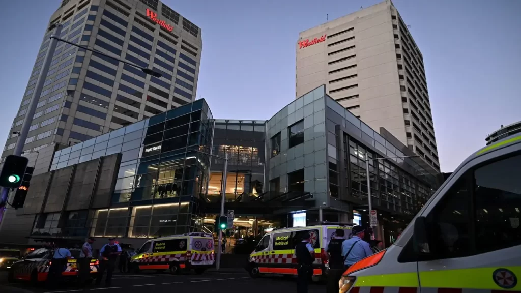 Sydney knife attacker shot dead after killing 6 in Bondi mall 1 Sydney knife attacker shot dead after killing 6 in Bondi mall