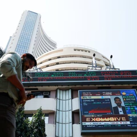 Stock markets rebound in early trade led by IT firms, HDFC Bank