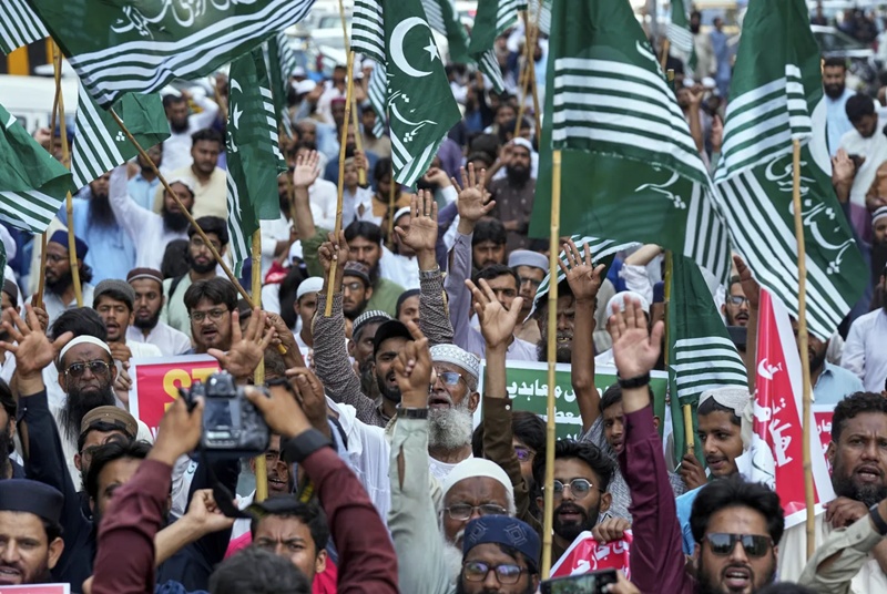 India and Pakistan again teeter on the brink of conflict over Kashmir. Here’s why 2 suspension of water sharing treaty