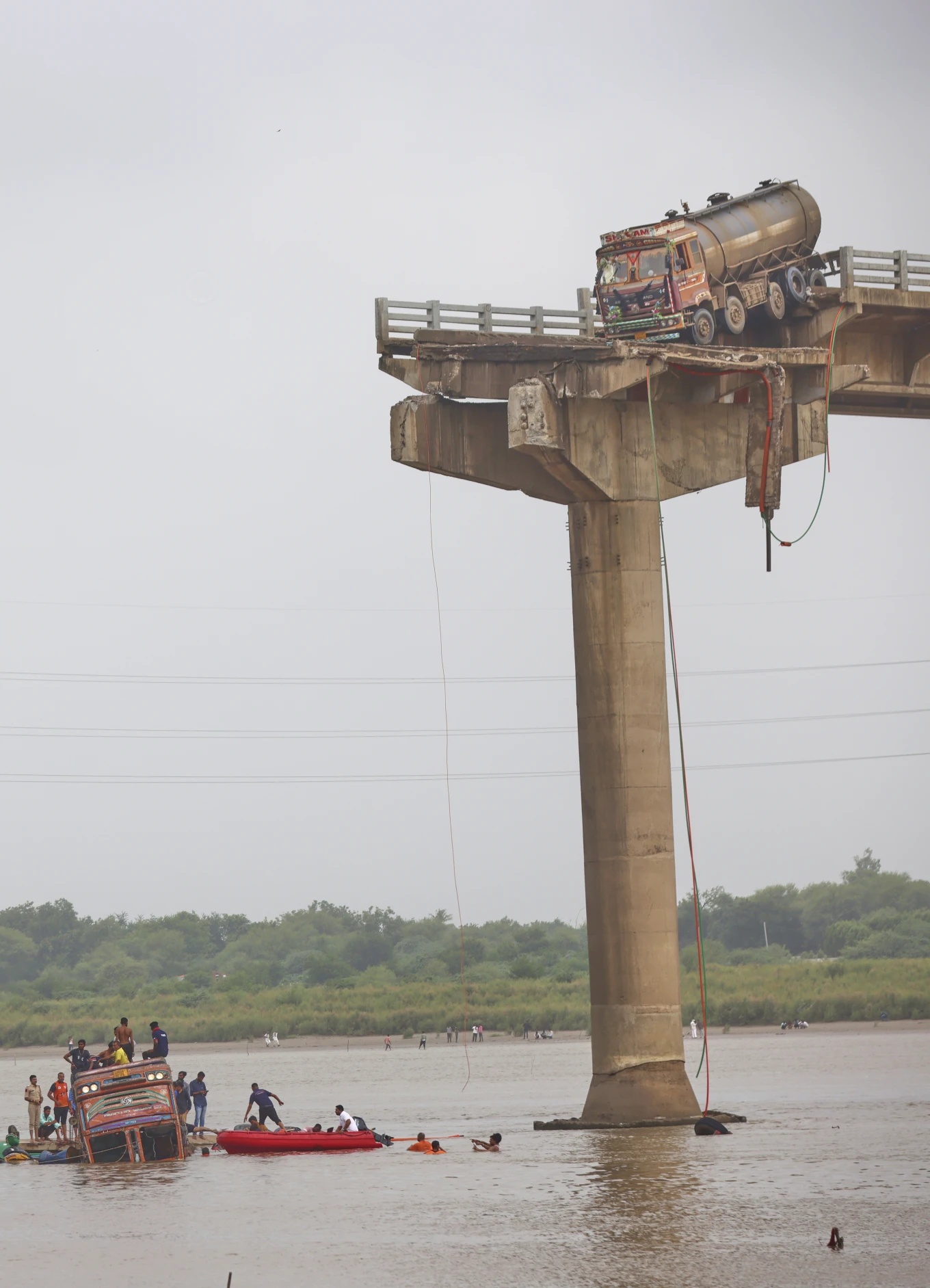 Bridge collapse kills 9 in India’s Gujarat state 4 Bridge collapse kills 9 in Indias Gujarat 04