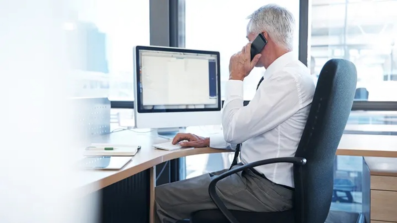 How to avoid prolonged sitting office chair at work 3 avoid prolonged sitting 03