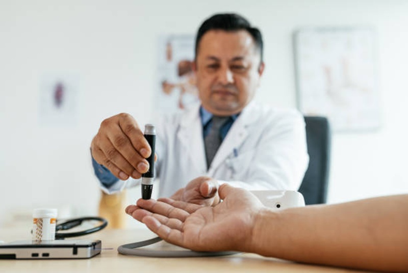 Nearly half of adults worldwide with diabetes don't know they have the disease, study finds 2 doctor with diabetic patient