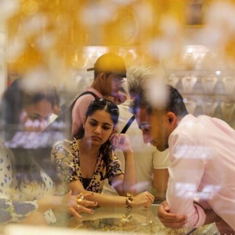 Gold futures rise to Rs 1.54 lakh/10 gm on firm spot demand