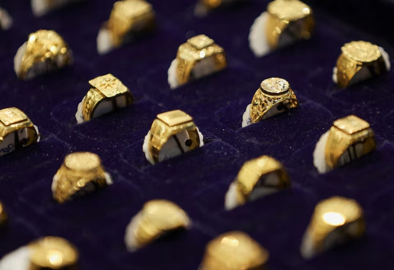 Oil soars 25%, gold drops as Iran war jolts global commodity markets 2 Gold Rings